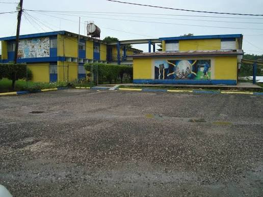 Maud McLeod High School campus